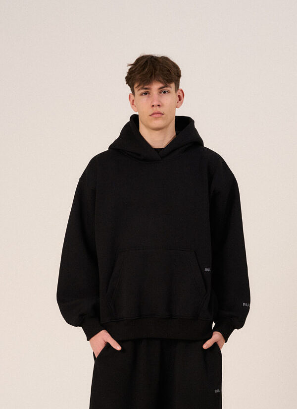 hoodie / black